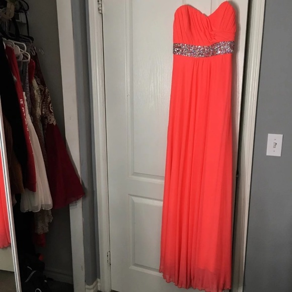Prom Dress - Picture 2 of 4